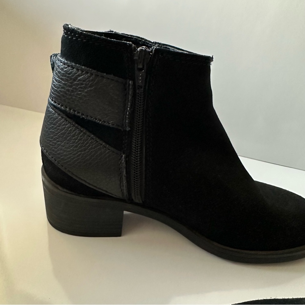 Clark’s ankle woman’s boots - Picture 2 of 5